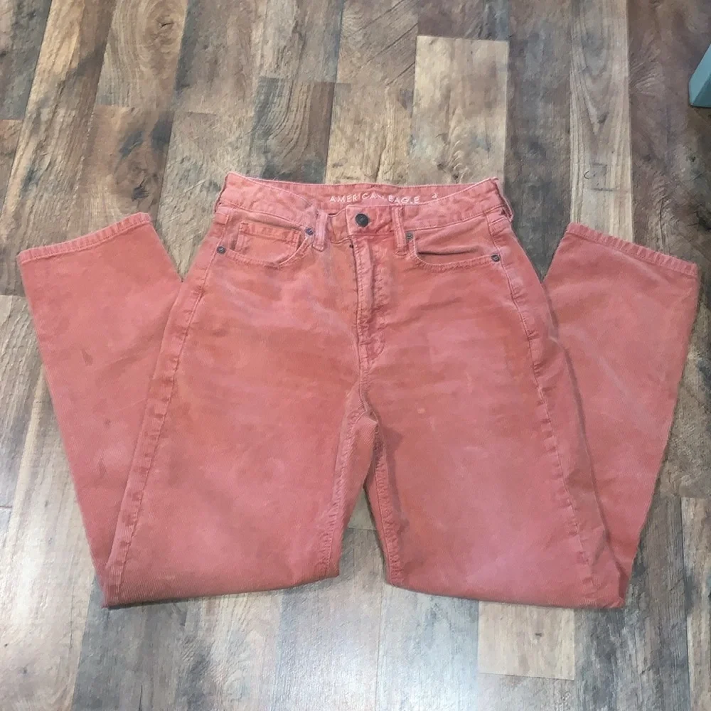 American Eagle Outfitters Mom Straight Jean‎ Corduroy’s.  Size 6. - Picture 5 of 11